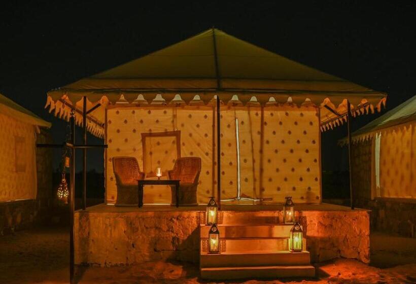 デラックスルーム, The Carvaans Resort