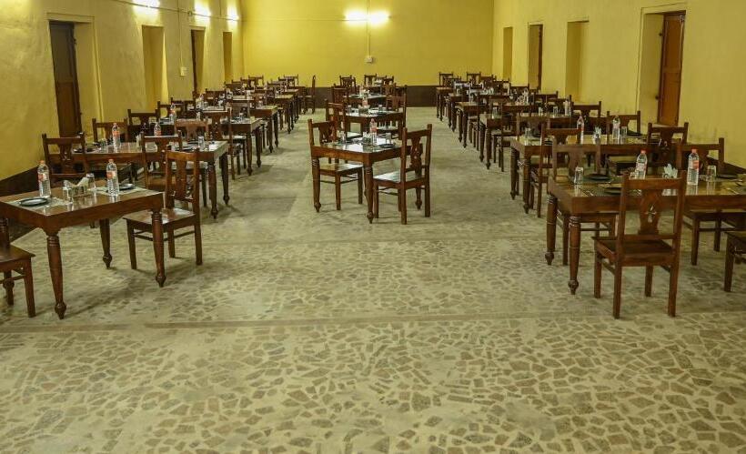 デラックスルーム, The Carvaans Resort