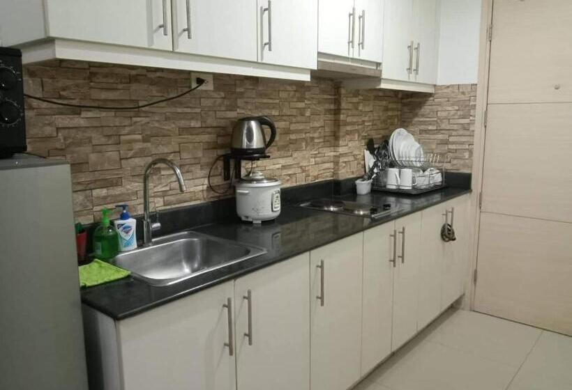 סטודיו סטנדרט עם מרפסת, Rhm Condostaycation At Sea Residence