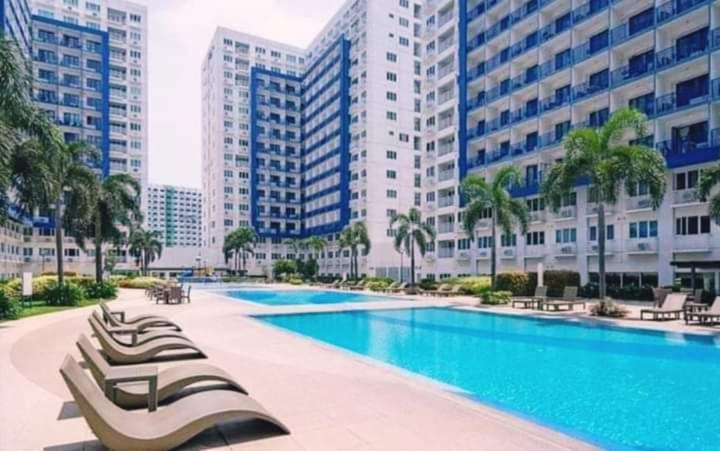 استودیو استاندارد با بالکن, Rhm Condostaycation At Sea Residence