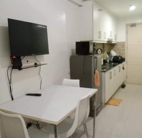 סטודיו סטנדרט עם מרפסת, Rhm Condostaycation At Sea Residence