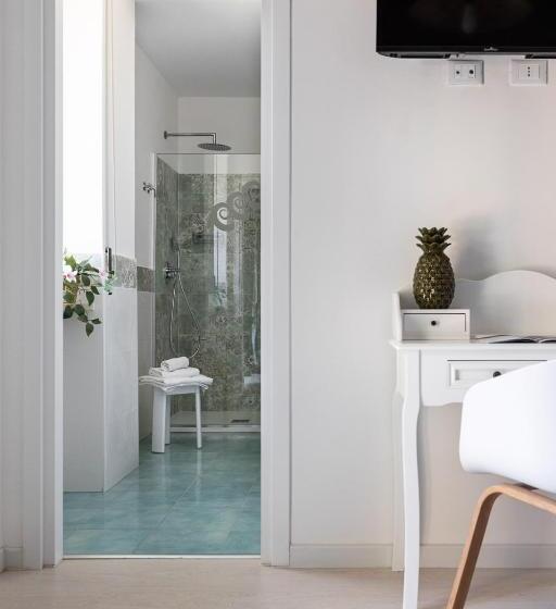 اتاق لوکس با بالکن, B&b Sapore Di Mare