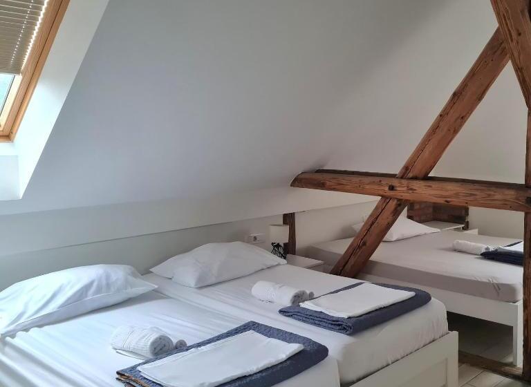 اتاق استاندارد سه نفره, Azurs Ljubljana