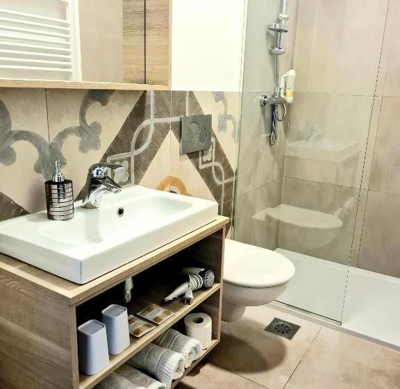 اتاق استاندارد, Azurs Ljubljana