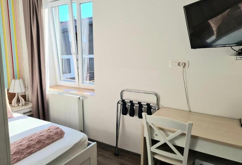 اتاق استاندارد یک نفره, Azurs Ljubljana