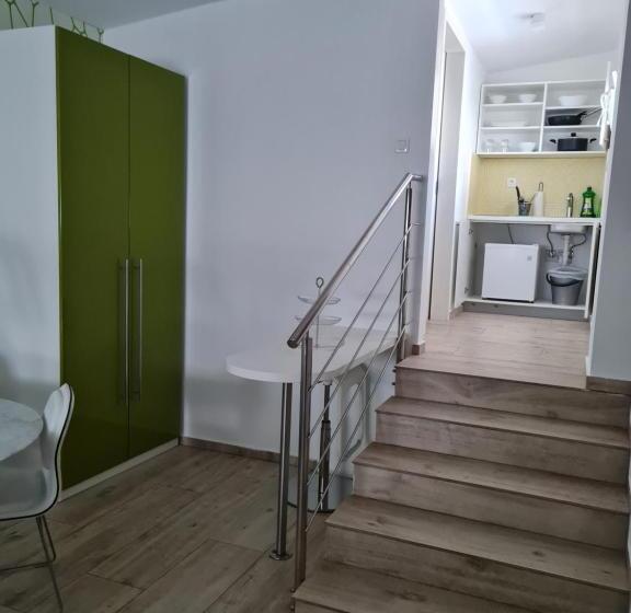 استودیو کامفورت, Azurs Ljubljana