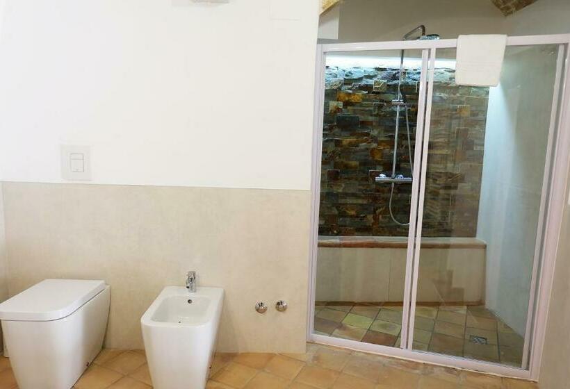 标准间, L Abbraccio Dei Sassi