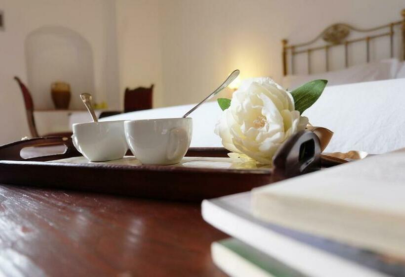 标准间, L Abbraccio Dei Sassi