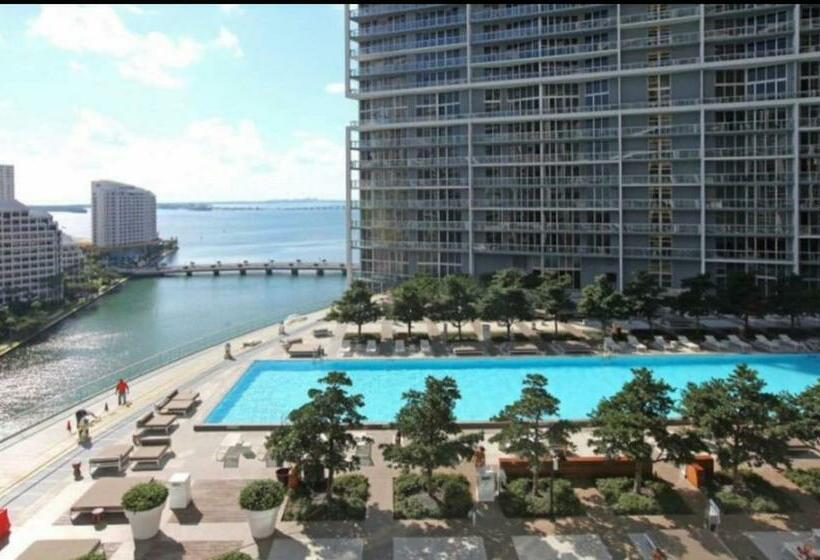 شقة غرفة واحدة مطلة على حمام السباحة, W Icon Brickell  Luxury 2br Highrise Corner Condo