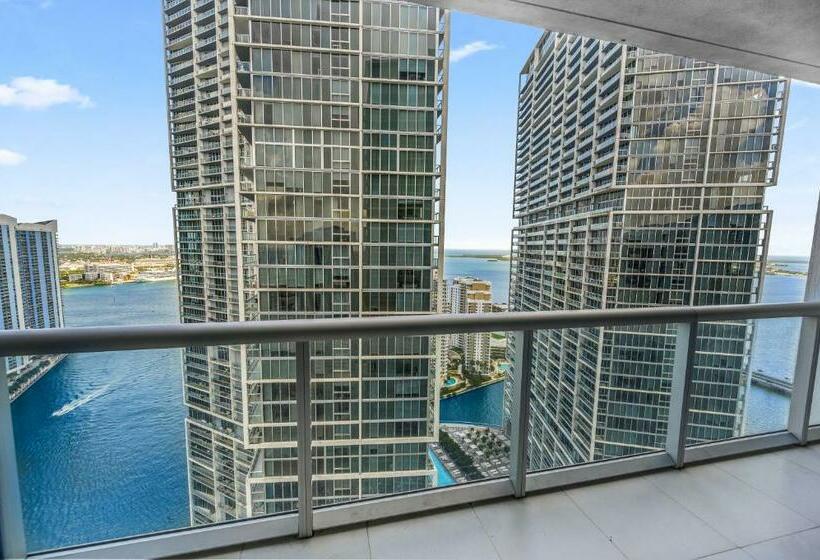 شقة غرفة واحدة مطلة على حمام السباحة, W Icon Brickell  Luxury 2br Highrise Corner Condo