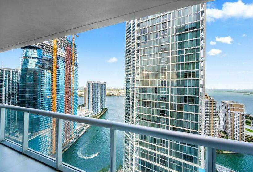 شقة غرفة واحدة مطلة على حمام السباحة, W Icon Brickell  Luxury 2br Highrise Corner Condo