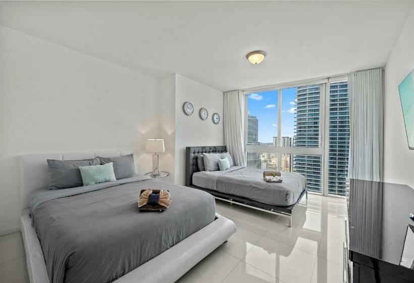 شقة غرفة واحدة مطلة على حمام السباحة, W Icon Brickell  Luxury 2br Highrise Corner Condo