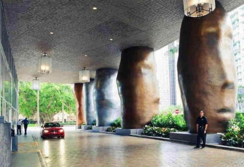 شقة غرفة واحدة مطلة على حمام السباحة, W Icon Brickell  Luxury 2br Highrise Corner Condo