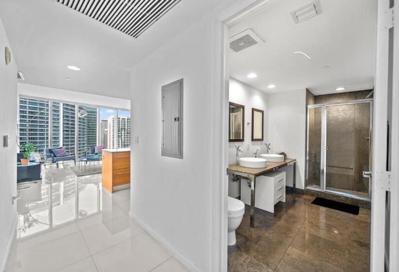 شقة غرفة واحدة مطلة على حمام السباحة, W Icon Brickell  Luxury 2br Highrise Corner Condo