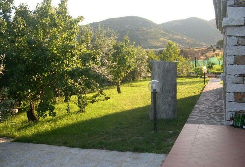 اتاق استاندارد چهار تخته, B&b Pettirosso Garden