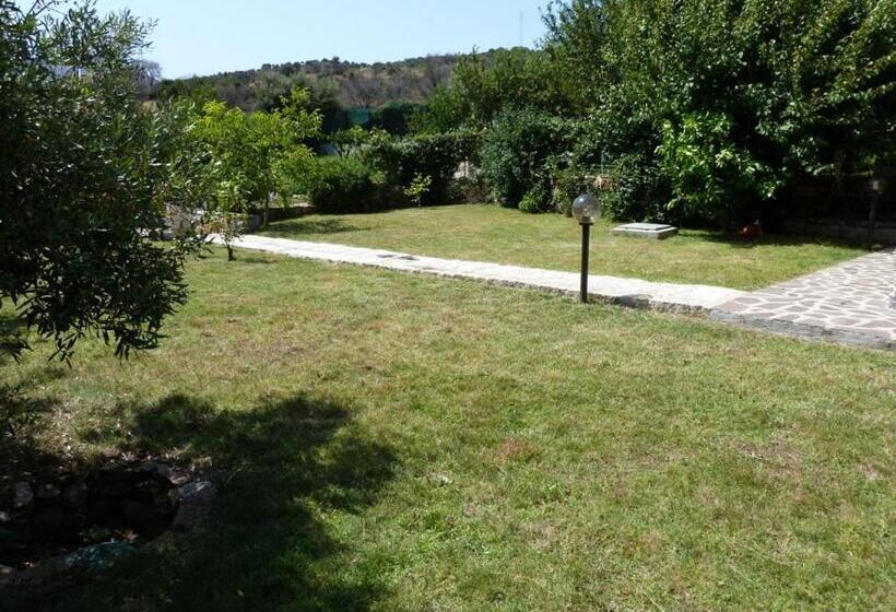 اتاق استاندارد چهار تخته, B&b Pettirosso Garden