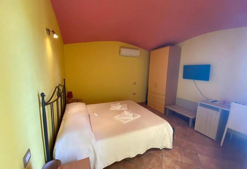 اتاق استاندارد با چشمانداز باغ, B&b Pettirosso Garden