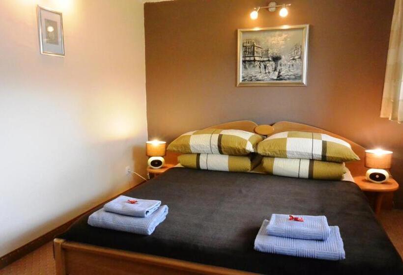 غرفة قياسية, Pension Arabela