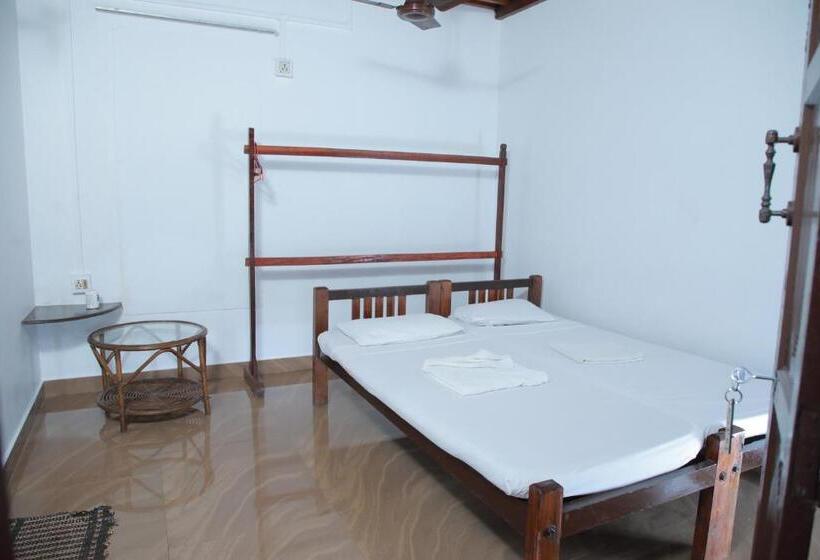 Стандартный Номер Нижний Этаж, Malayalam Lake Resort