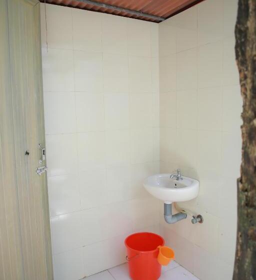 Хижина, Malayalam Lake Resort