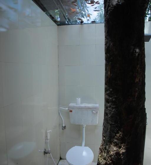 Хижина, Malayalam Lake Resort