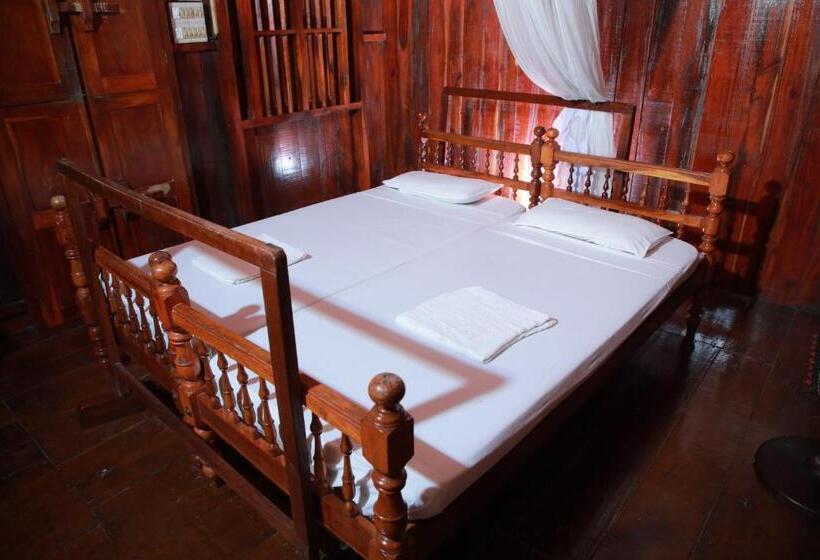 Номер Стандарт Верхний Этаж, Malayalam Lake Resort