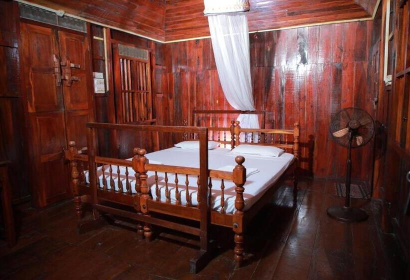 Номер Стандарт Верхний Этаж, Malayalam Lake Resort