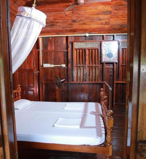 Номер Стандарт Верхний Этаж, Malayalam Lake Resort