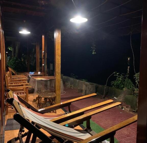 Номер Стандарт Вид на Озеро, Malayalam Lake Resort