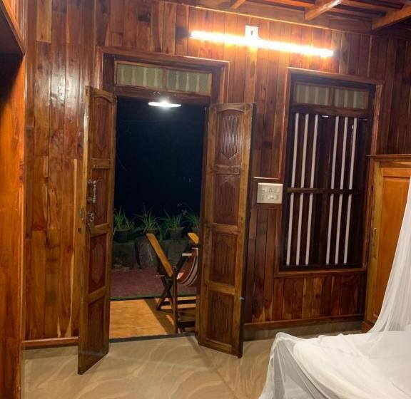 Номер Стандарт Вид на Озеро, Malayalam Lake Resort