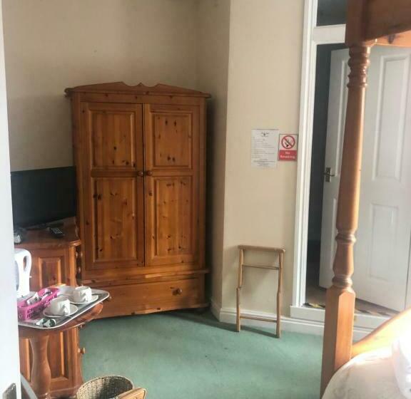 デラックスルーム, The Lion