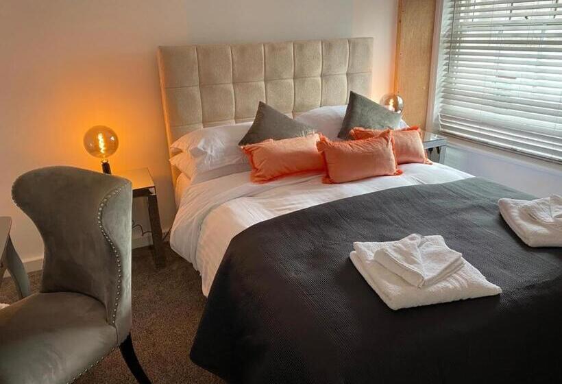 デラックススイート, The Lion