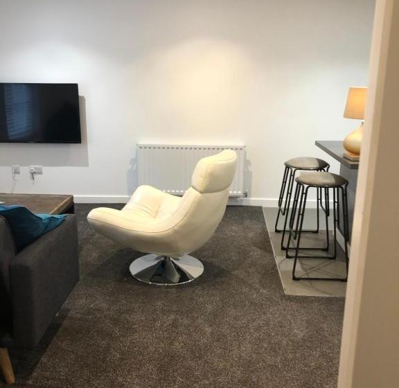 デラックススイート, The Lion