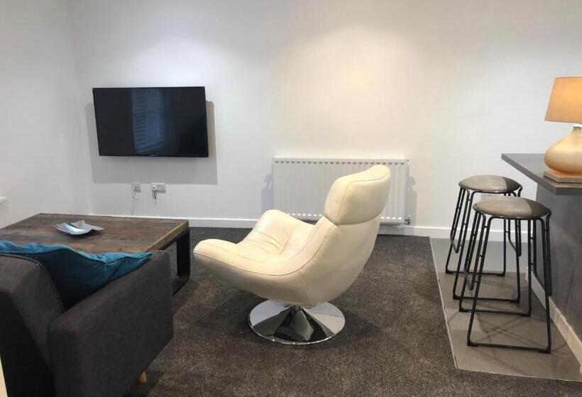 デラックススイート, The Lion