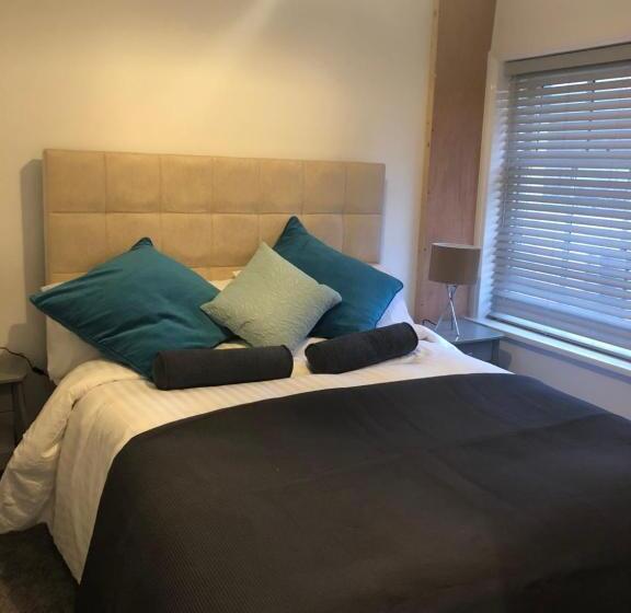 デラックススイート, The Lion