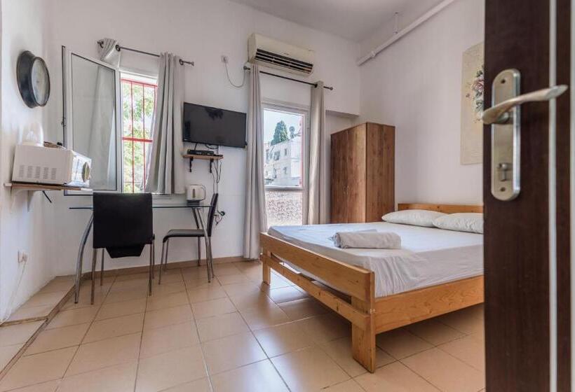 Номер Стандарт Трехместный, Loui Talpiot