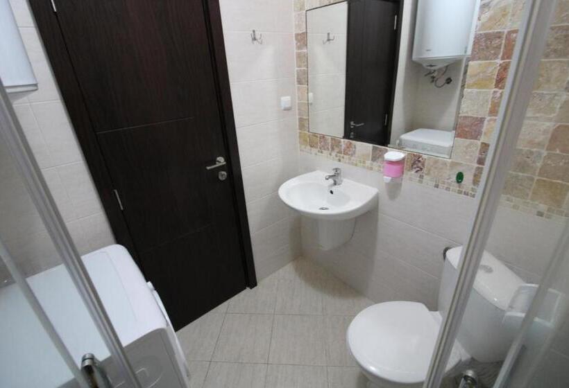 إستديو قياسى مطل على حمام السباحة, Menada Apartments In Cascadas