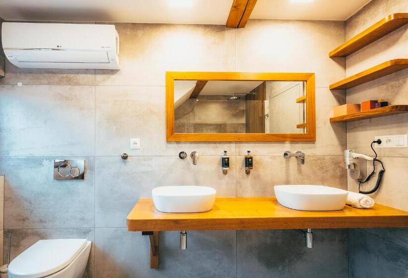 Apartament 1 Dormitori amb Terrassa, Penzion Tilia