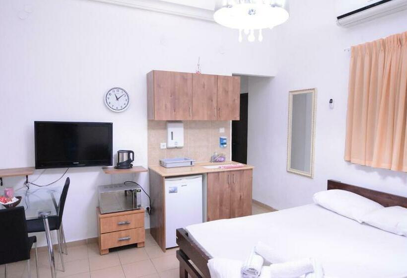 Студия Стандарт, Loui Talpiot