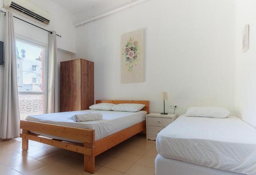 Номер Стандарт Трехместный, Loui Talpiot