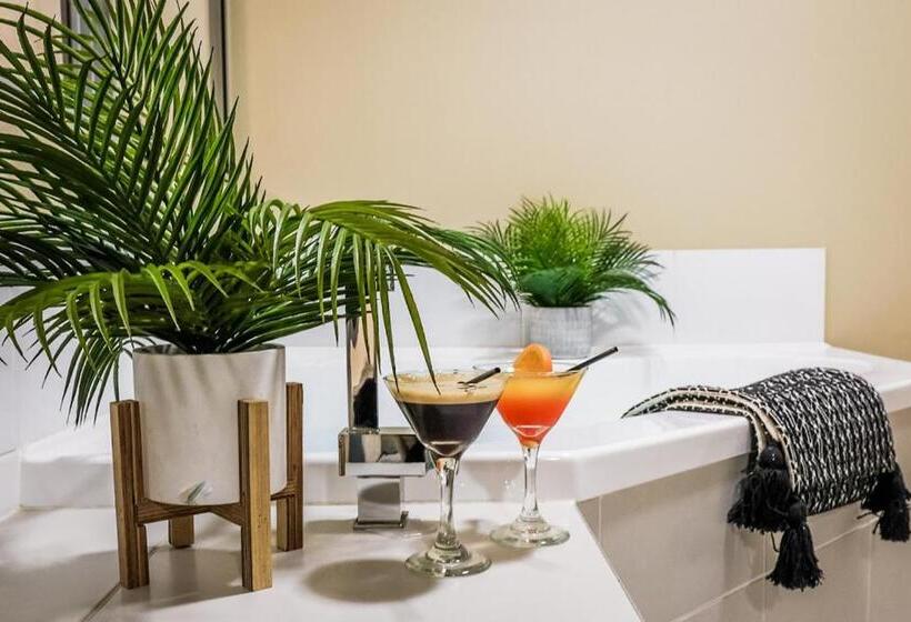 침실 1개 풀장 전망 아파트, 1770 Lagoons Central Apartment Resort Official