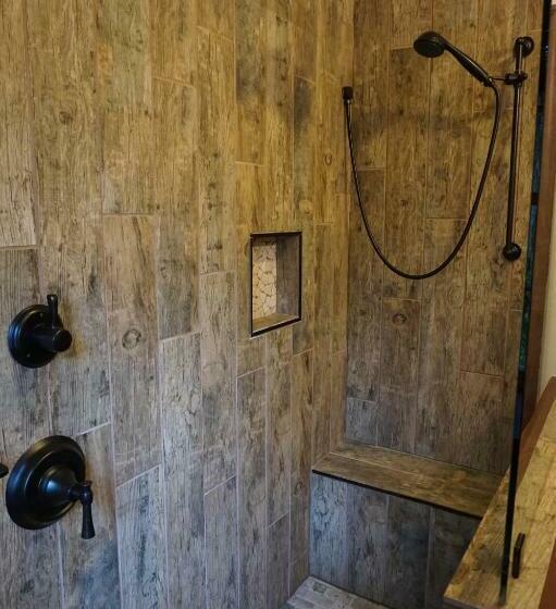 プレミアム４ベッドルーム, Brownstone Colonial Inn