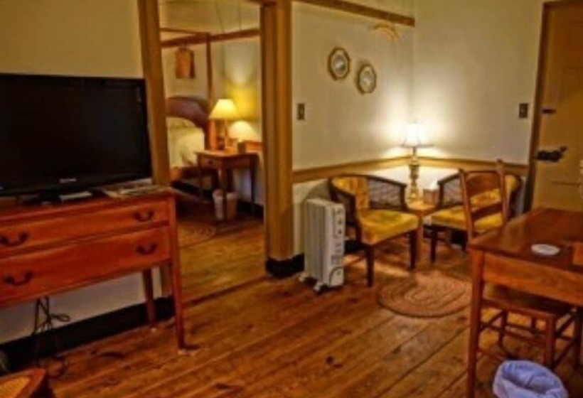高品质的四人房间, Brownstone Colonial Inn