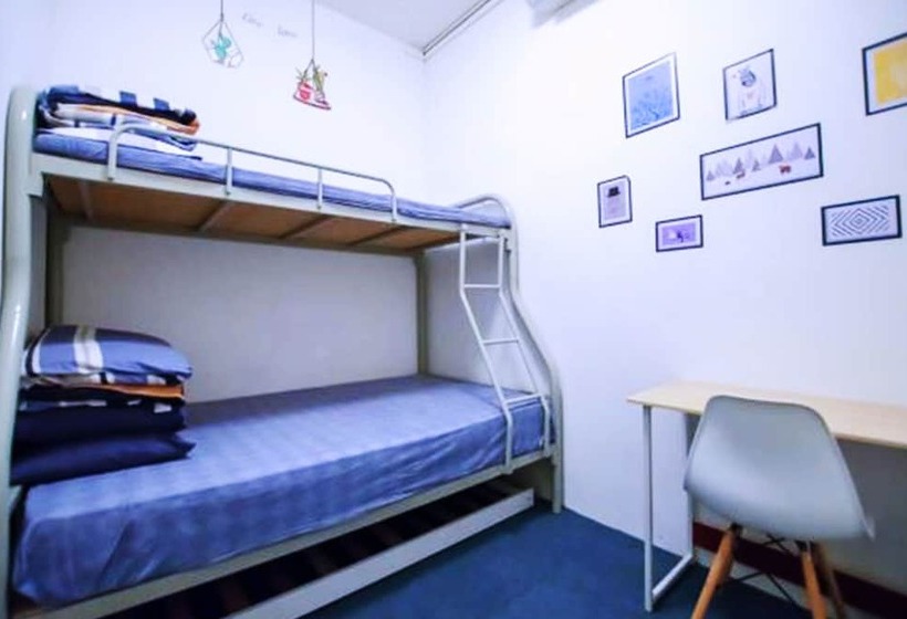 اتاق ساده سه‌ نفره, Greendili Backpackers Hostel
