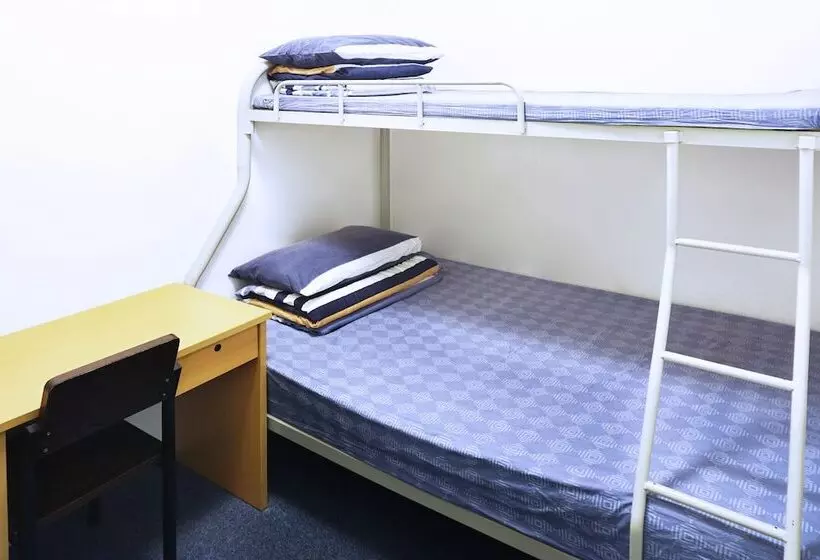 اتاق ساده سه‌ نفره, Greendili Backpackers Hostel