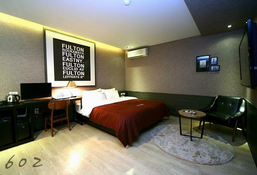 Camera Standard, 2 Heaven Hotel Seomyeon