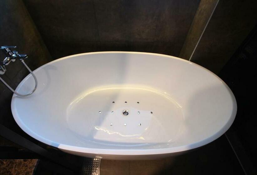 Camera Standard, 2 Heaven Hotel Seomyeon