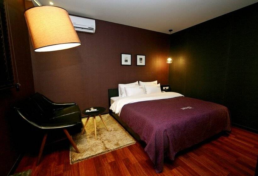 Camera Standard, 2 Heaven Hotel Seomyeon