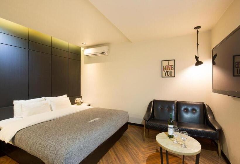 Camera Standard, 2 Heaven Hotel Seomyeon