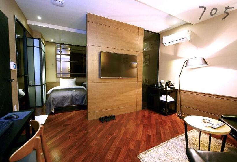 Camera Familiare, 2 Heaven Hotel Seomyeon